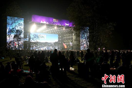 楠溪江·东海跨年音乐节吸引了来自国内外的众多音乐“朝圣者”前往狂欢。永嘉宣传部提供 永嘉宣传部提供 摄